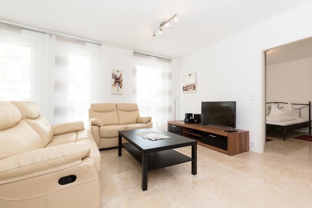 וינה Rafael Kaiser - Paros Apartment - Contactless 24H Check-In מראה חיצוני תמונה